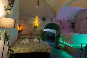 Napoli Centro - Grottino con vasca idromassaggio